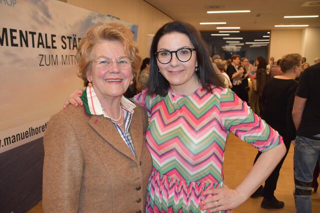 Helga Hinteregger und Carmen Vallant-Friesacher (von links)