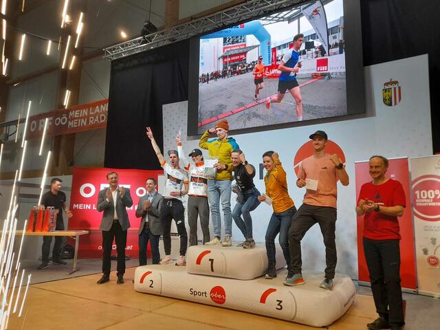 Die Top-3 der Damen und Herren über 10 Kilometer. | Foto: Friedl