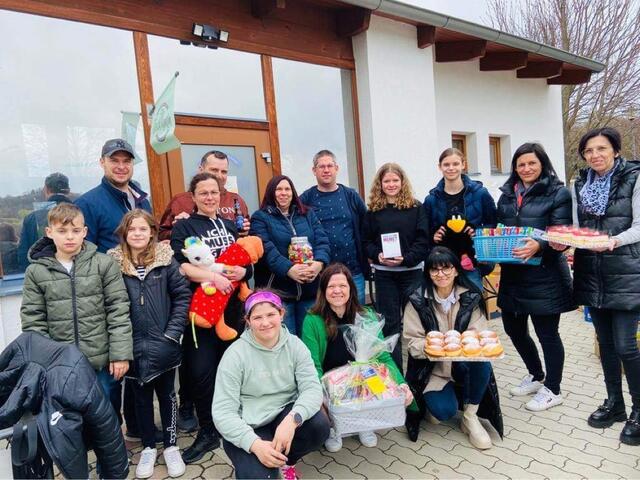Viele helfende Hände!  | Foto: Sabine Schefberger