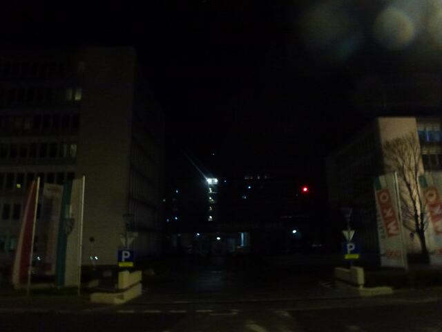 Festbeleuchtung WIFI und Wirtschaftskammer zur Earth Hour 2023. Ursache sind defekte Bewegungsmelder.