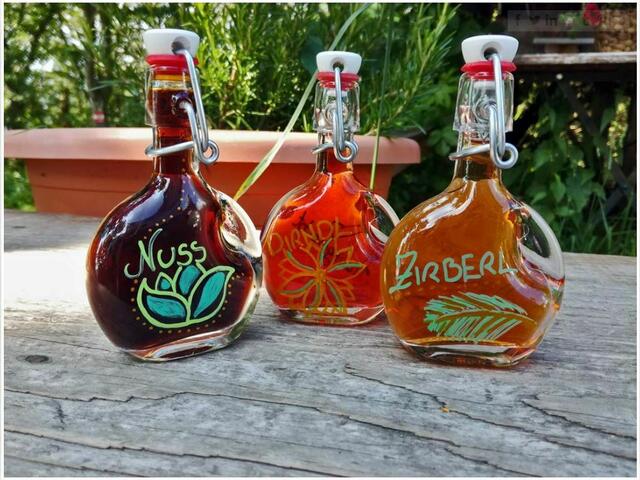 Und selbst bemalt !

 | Foto: Bild von der Webseite Enzianhütte