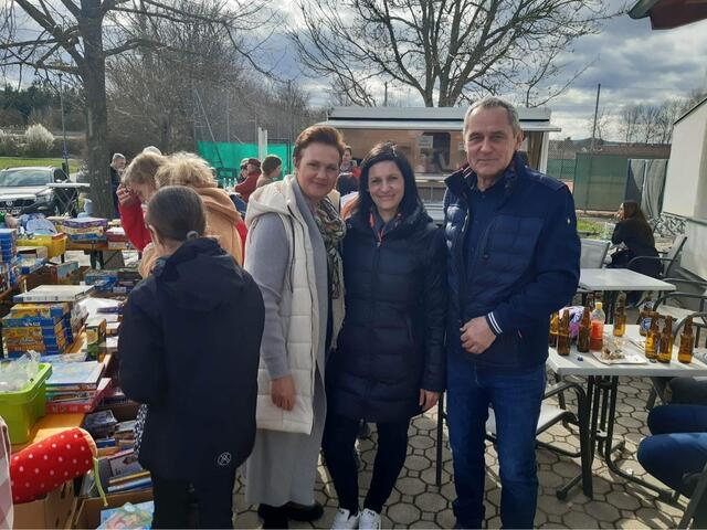 Bürgermeister Günter Schmidt mit Gattin und einer der Organisatorinnen (Mitte) Sabine Schefberger | Foto: Sabine Schefberger
