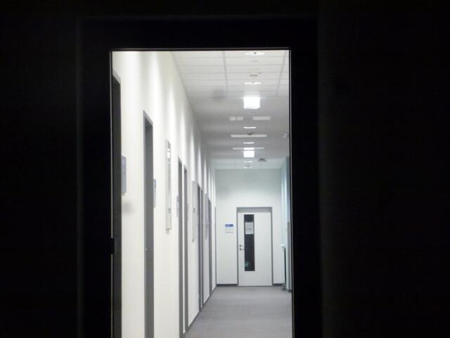 AMS Graz West in der  Zollgasse während der Earth Hour 2023.