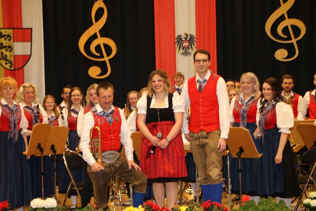 Kpm Richard Unterreiner, Sängerin Laura Tiefnig; Kpm Plößnig Benedikt