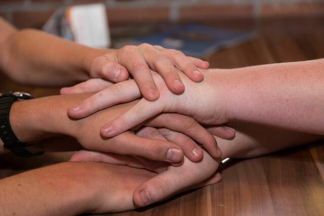 Vernetzung ist im Aufgabenfeld und Hilfsangeboten der Caritas ein wichtiger Faktor. Dies soll sich auch in der Jubiläumswoche zeigen. | Foto: Alfred Hofer