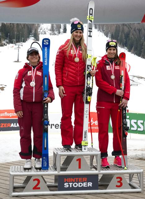 Viktoria Bürgler, Platz Nina Ortlieb, Mirjam Puchner (v.li.) | Foto: geh – Gerhard Hütmeyer