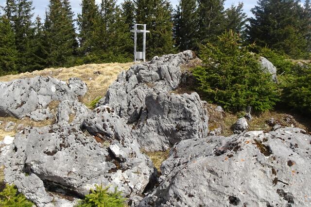 Das Ring-Kreuz auf einer Anhöhe nahe dem Tirolerkogel