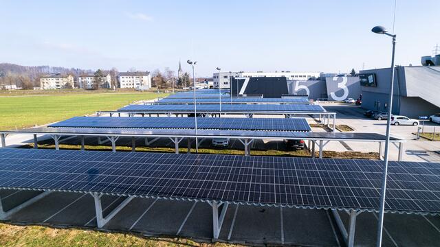 Die PV-Carportanlage in Tumeltsham wird ähnlich wie jenes am Standort Regau aussehen. | Foto: Josef Pitschmann\WKA Ökostrom