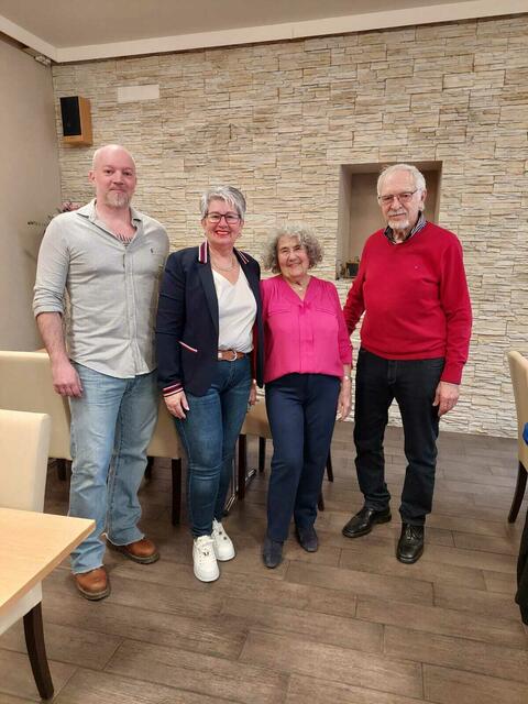 Vizebürgermeister Gerhard Hödl, Bürgermeisterin Ulrike Kitzinger, Hannelore Bauer, Horst Bauer. | Foto: Sigleß