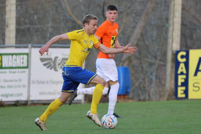 Mario Unterweger brachte Kirchberg mit einem Doppelschlag in Eichkögl in Führung. Das Spiel endete 3:3. | Foto: schmidbauer