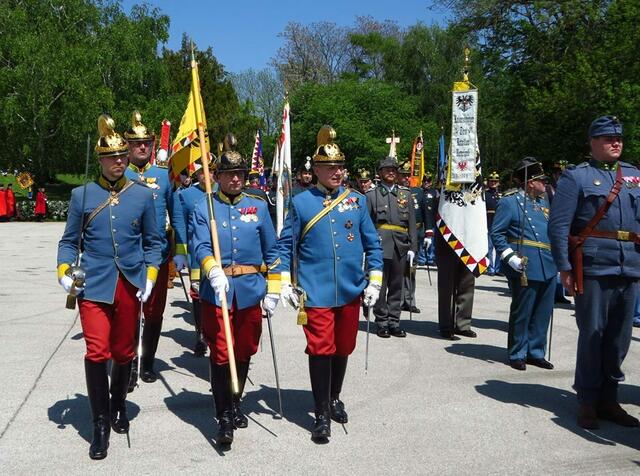 Die Frühjahrsparade beginnt am Martin Luther Platz und endet am Hauptplatz. | Foto: Dragonerregiment No.7