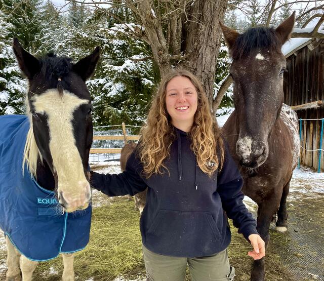 Chiara Michevc mit Warmblut Wallach Deniro und der Norikerstute Evita | Foto: RMK/Iris Zirknitzer