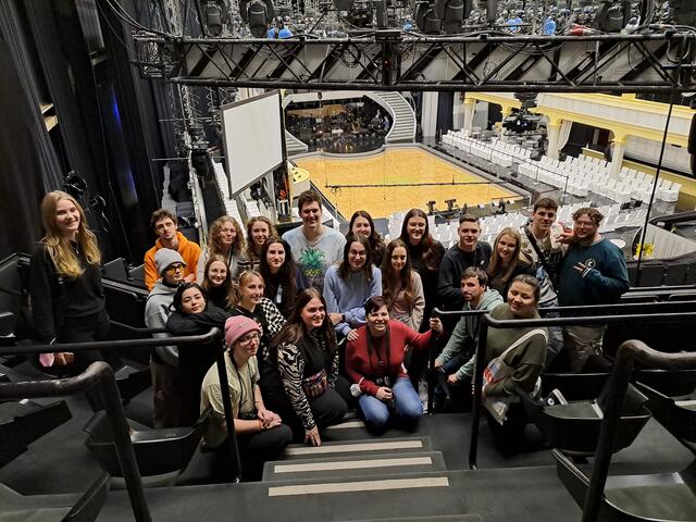 Die Studierenden im ORF Dancing Stars Ballroom | Foto: Thomas Mösl