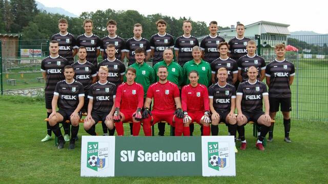 SV Seeboden sieht sich mit seiner Elf und Trainer Damir Kukic (2. Reihe /5. v. l.) im Titelkampf in der Verfolgerrolle. 
 | Foto: Brugger/KK