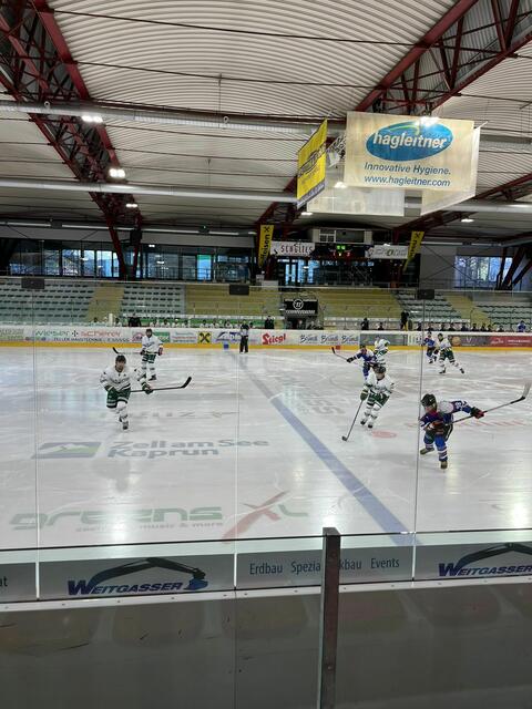 Die Dark Green Ravens des USC-Ramingstein trafen  am 25. März 2023 in der Eishalle Zell am See auf den EHC Nuaracher Bulls aus St. Ulrich im Pillerseetal. | Foto: Florentine Macheiner
