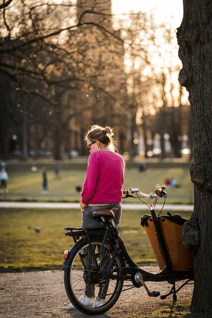 Lastenräder erfreuen sich zunehmender Beliebtheit. ÖVP und Wirtschaftsbund wollen für diese nun eigene Parkplätze in Graz.  | Foto: Mika Baumeister/Unsplash