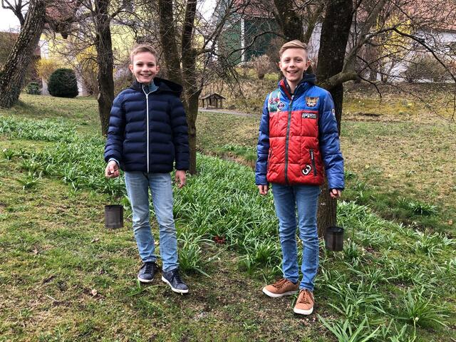 Nach altem Brauch ziehen am Ostersamstag überall im Bezirk Weiz die Kinder zum Weihfeuertragen durch ihren Ort. | Foto: Regional Medien Steiermark/Riedl