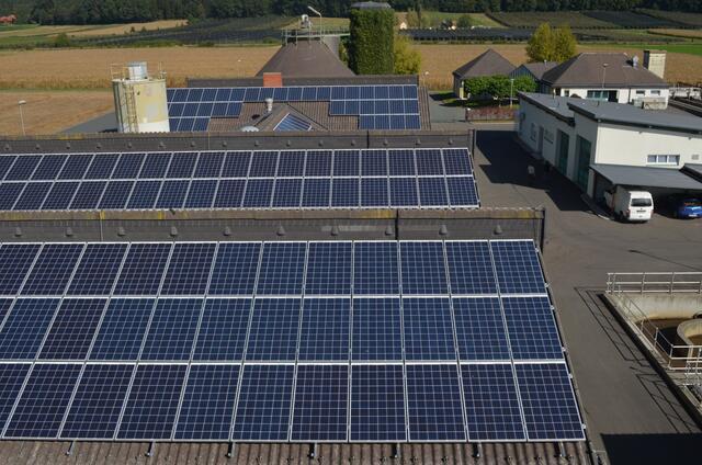 Die Fotovoltaikanlage am Standort der Kläranlage Raabau ist ein Beispiel für eigene Strom- und Energieversorgung. | Foto: RegionalMedien