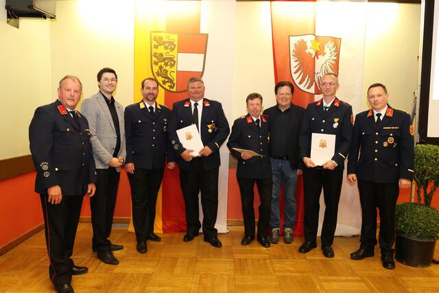 (v. l.) Anton Macek, Lukas Gradnitzer, Rene Moser, Gerhard Santer, Werner Kleindienst, Willi Koch, Martin Kleindienst, Martin Tidl | Foto: Feuerwehr Olsach-Molzbichl