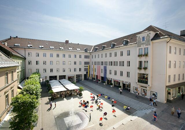 Am Magistrat der Stadt Villach haben die Bediensteten jede zweite Woche das Recht auf eine Vier-Tage-Woche. Dieses Modell heißt quasi 4,5-Tage-Woche. | Foto: Stadt Villach