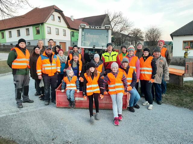In die Götzles wurde weggeworfener Müll gesammelt. | Foto: privat