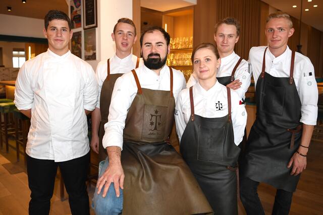 Lukas Nagl vom "Bootshaus Restaurant" in Traunkirchen kocht auf höchstem Niveau. | Foto: Klemens Fellner