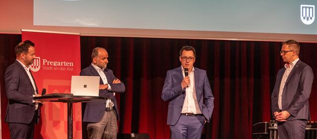 Von links: Vizebürgermeister Florian Grugl, Wirtschaftskammer-Dienststellenleiter Dietmar Wolfsegger, Wirtschaftsstadtrat Matthias Zwittag und Bürgermeister Fritz Robeischl. | Foto: Erwin Pils