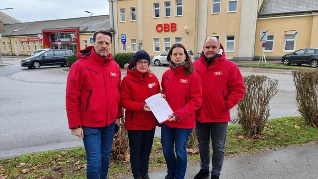 (V. l.) Vizebürgermeister Gerhard Riegler, Landesrätin Ulrike Königsberger-Ludwig, Landtagsabgeordnete Bürgermeisterin Kerstin Suchan-Mayr, Nationalratsabgeordneter Alois Schroll
  | Foto: SPÖ Mostviertel/Leeb