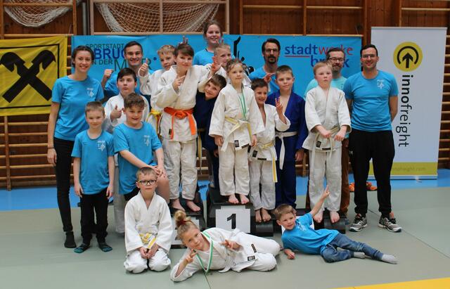 Die Brucker Judoka beim Heimturnier. | Foto: JC Bruck