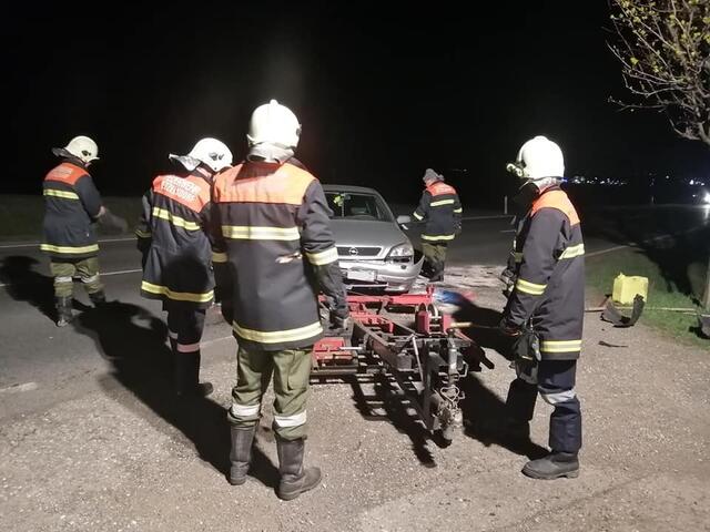 Die Feuerwehr transportierte die Fahrzeuge ab | Foto: FF Jetzelsdorf