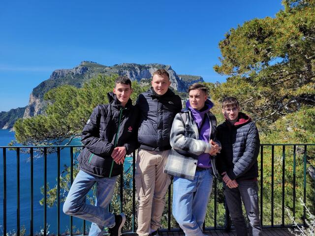 Die Schülerinnen und Schüler genossen die Insel Capri bei einem Spaziergang. | Foto: HAK Deutschlandsberg