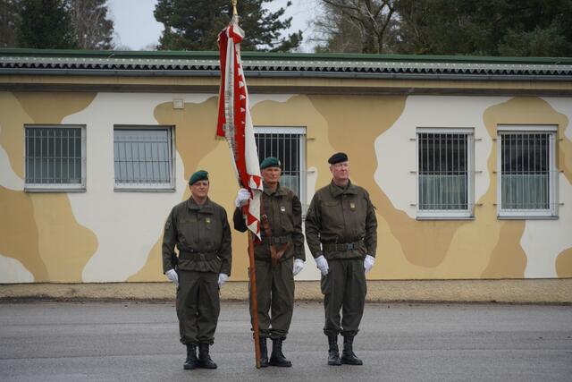 Bei der feierlichen Kommandoübergabe im Beisein von Verteidigungsministerin Klaudia Tanner in Wals.
 | Foto: Emanuel Hasenauer