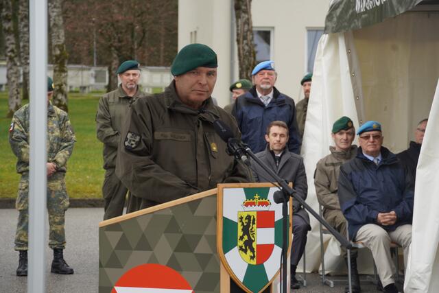Anton Waldner bei seiner Rede in der Salzburger Schwarzenberg-Kaserne in Wals bei der Übergabe der Kommandoführung des Militärkommandos Salzburg. | Foto: Emanuel Hasenauer
