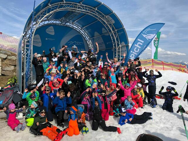 Beim „Kid`s Day“ standen Sport und Spaß auf der Tagesordnung. Ziel der Aktion war, möglichst viele Kinder, Schülerinnen und Schüler zum Schifahren zu bewegen.  | Foto: WSV Pichl-Reiteralm