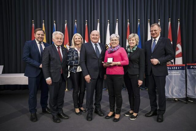 Maria Mugrauer aus Kirchberg wurde für ihr Engagement geehrt. | Foto: Land OÖ/Max Mayerhofer