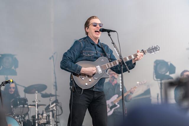 George Ezra begeisterte am 30. März in Ischgl beim Top of the Mountain Spring Concert 12.000 Konzert-Besucher. | Foto: TVB Paznaun - Ischgl / Flo Mitteregger