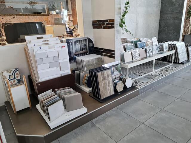 Fliesen in verschiednen Formaten, Größen und Farben. | Foto: Otto Krcal