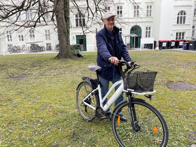 Der Radverkehrskoordinator der Stadt, Peter Weiss, hofft durch ein Bündel an Maßnahmen mehr Menschen für das Radfahren zu gewinnen.  | Foto: Lisa Gold