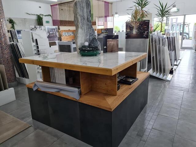 Fliesen aus Naturstein und in Steinoptik im Schauraum Deutschkreutz. | Foto: Otto Krcal