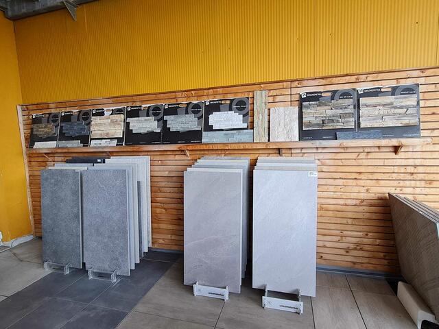 Feinsteinzeug für den Außenbereich | Foto: Otto Krcal