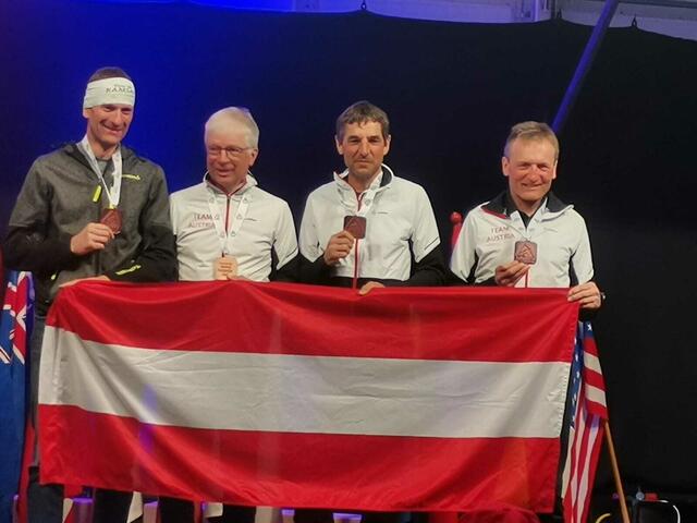 Das Österreichische Staffelteam mit Kurt Jungwirth (2. v. l.) und Martin Haas (r.). | Foto: ÖSV