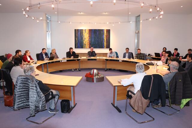 Gemeinderatssitzung am 30. März in Landeck. | Foto: Othmar Kolp