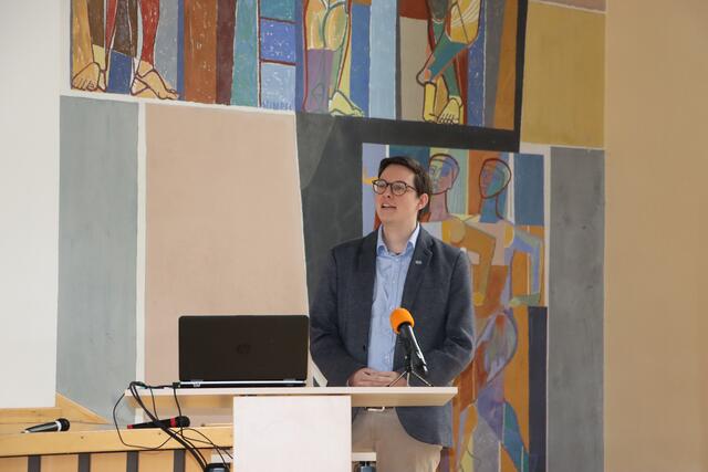 Philipp Machac, Obmann des Vereins MINT Oberland, zum Thema Ziele und Maßnahmen des Vereins. | Foto: Elisabeth Neuner