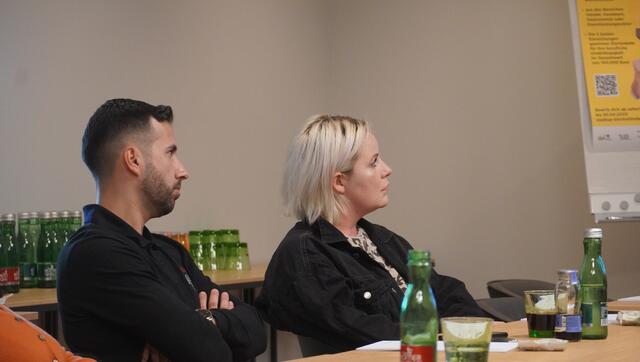 Koza und Vitzthum verfolgten die letzten Erläuterungen zum Stadt-Up Wettbewerb. | Foto: Felix Hallinger