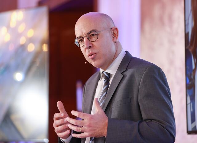 Gabriel Felbermayr vom Wirtschaftsforschungsinstitut. | Foto: Land Salzburg/Franz Neumayr