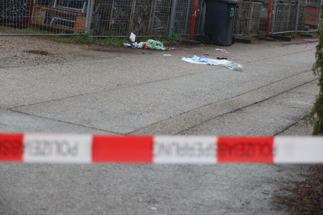 Sturmgewehre und Hubschrauber: Nach einem Mord in Marchtrenk riegelte die Polizei das Gebiet ab und konnte zwei Tatverdächtige schnappen. | Foto: laumat.at