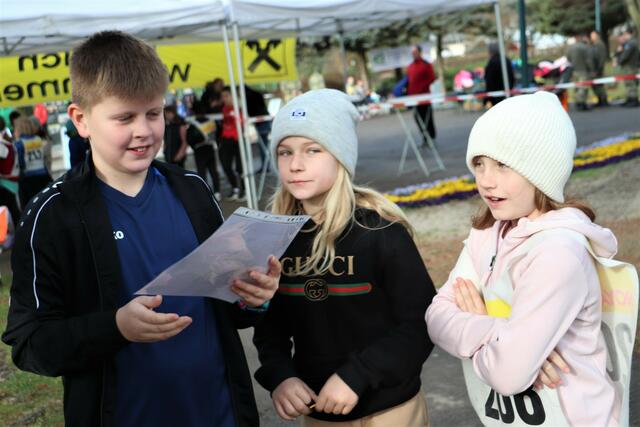 Armin, Jana-Lea und Lara meisterten den Orientierungslauf im Team und erreichten Platz 4 der Wertung. | Foto: Edith Ertl