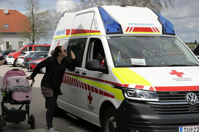 Auch die Rettung ist eingetroffen. | Foto: Christian Nowotny
