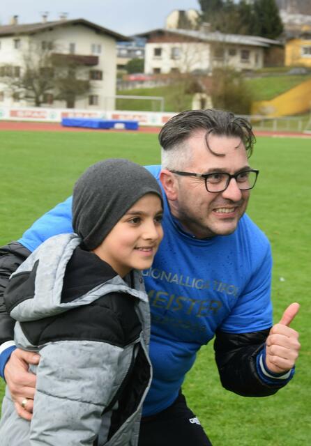 Trainer Denis Husic mit Siegerpose. | Foto: Schwaighofer