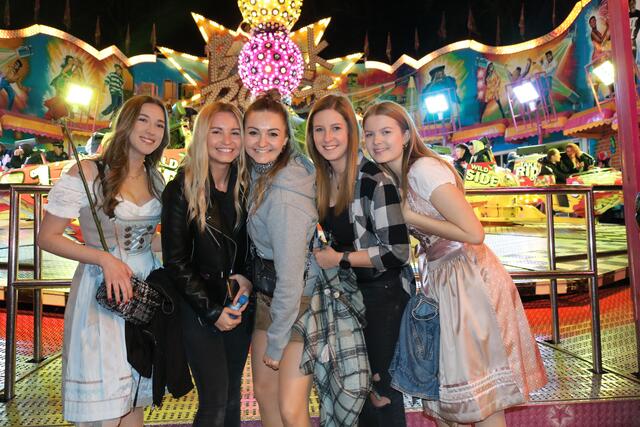 Elena, Madeleine, Sandra, Stefanie und Julia  | Foto: Sona Hasoyan